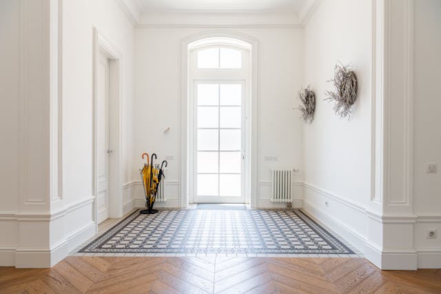 How to Create a Welcoming Entryway That Sells Minimalist Entry Image